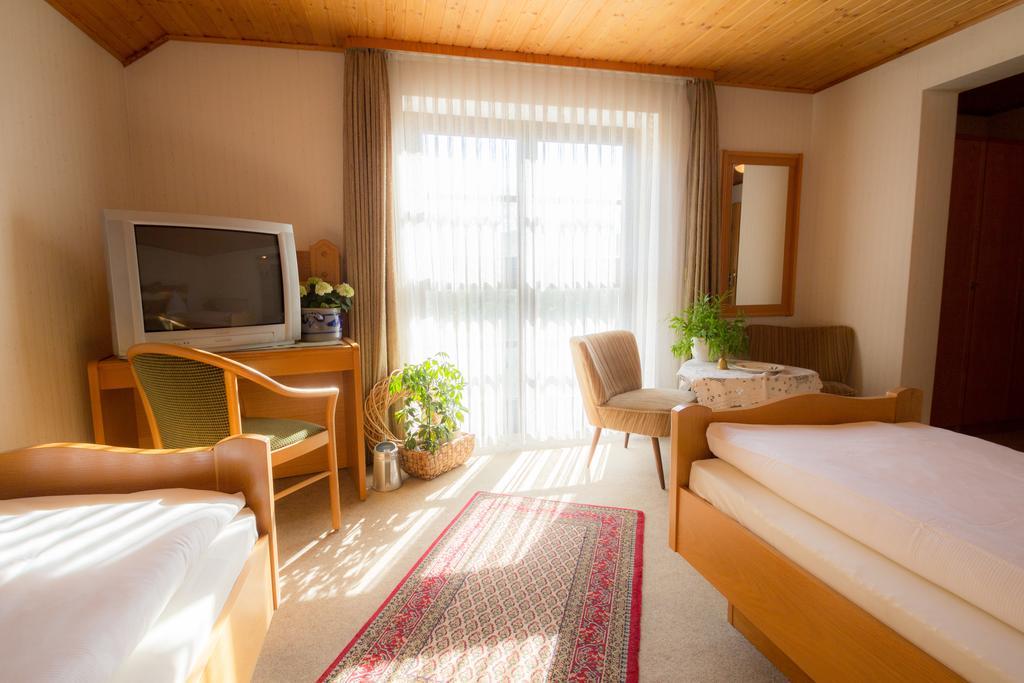 Hotel Am Lingelbach Knüllwald Pokój zdjęcie