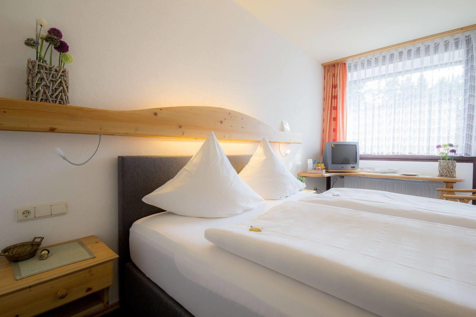 Hotel Am Lingelbach Knüllwald Zewnętrze zdjęcie