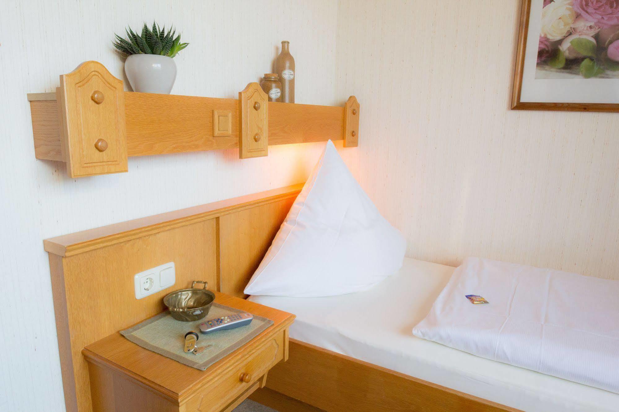 Hotel Am Lingelbach Knüllwald Zewnętrze zdjęcie